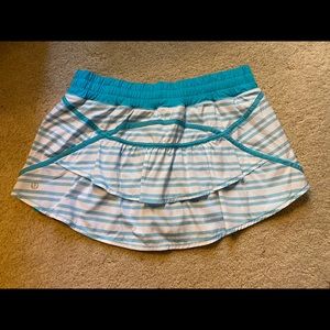 Lululemon track attack skirt, sz 10